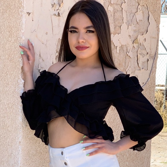 Black Ruffle Off the Shoulder Crop Top Size Large NWT - Picture 3 of 10